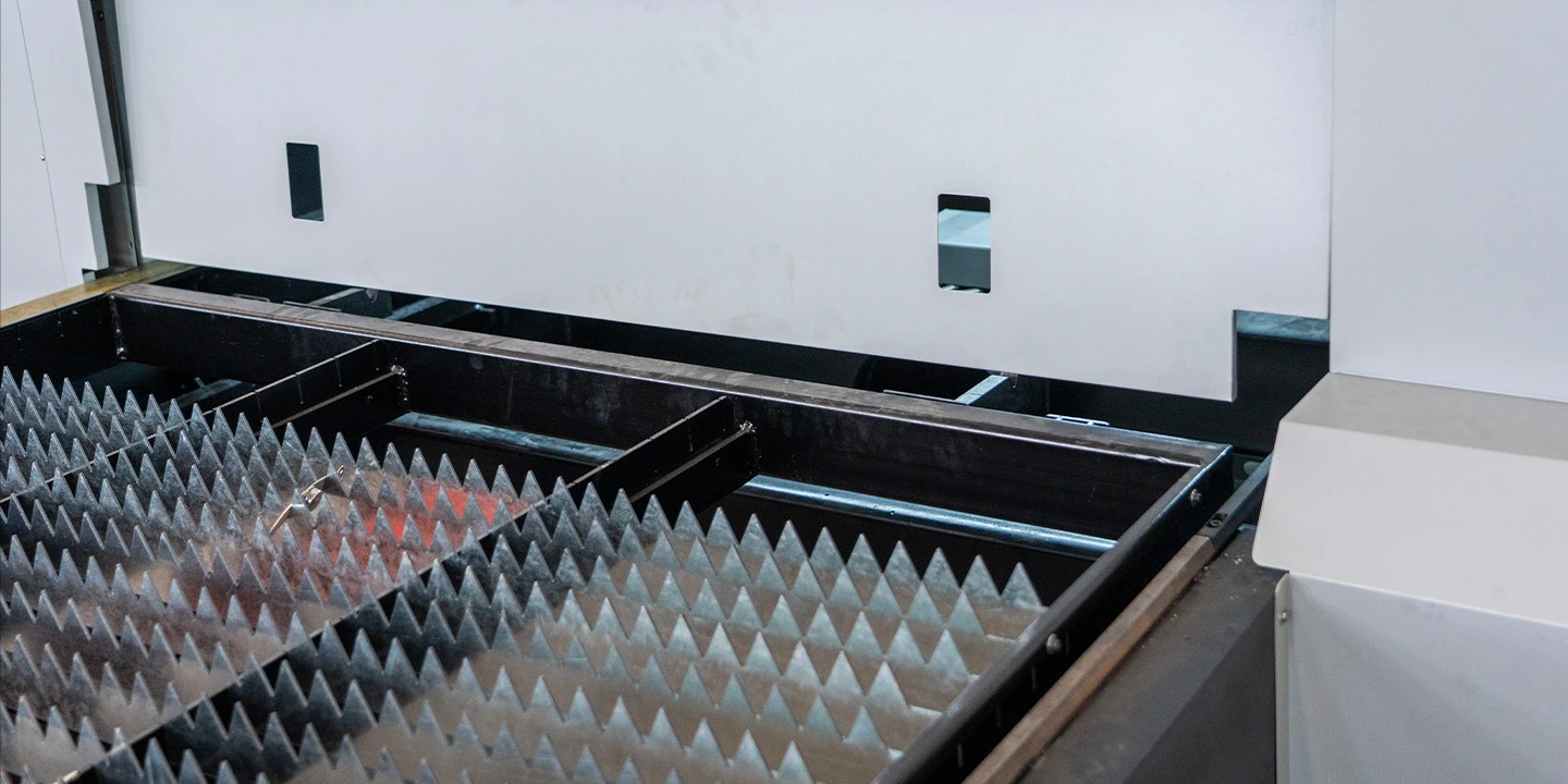 High-speed pallet exchange motion with S-curve acceleration for stability.